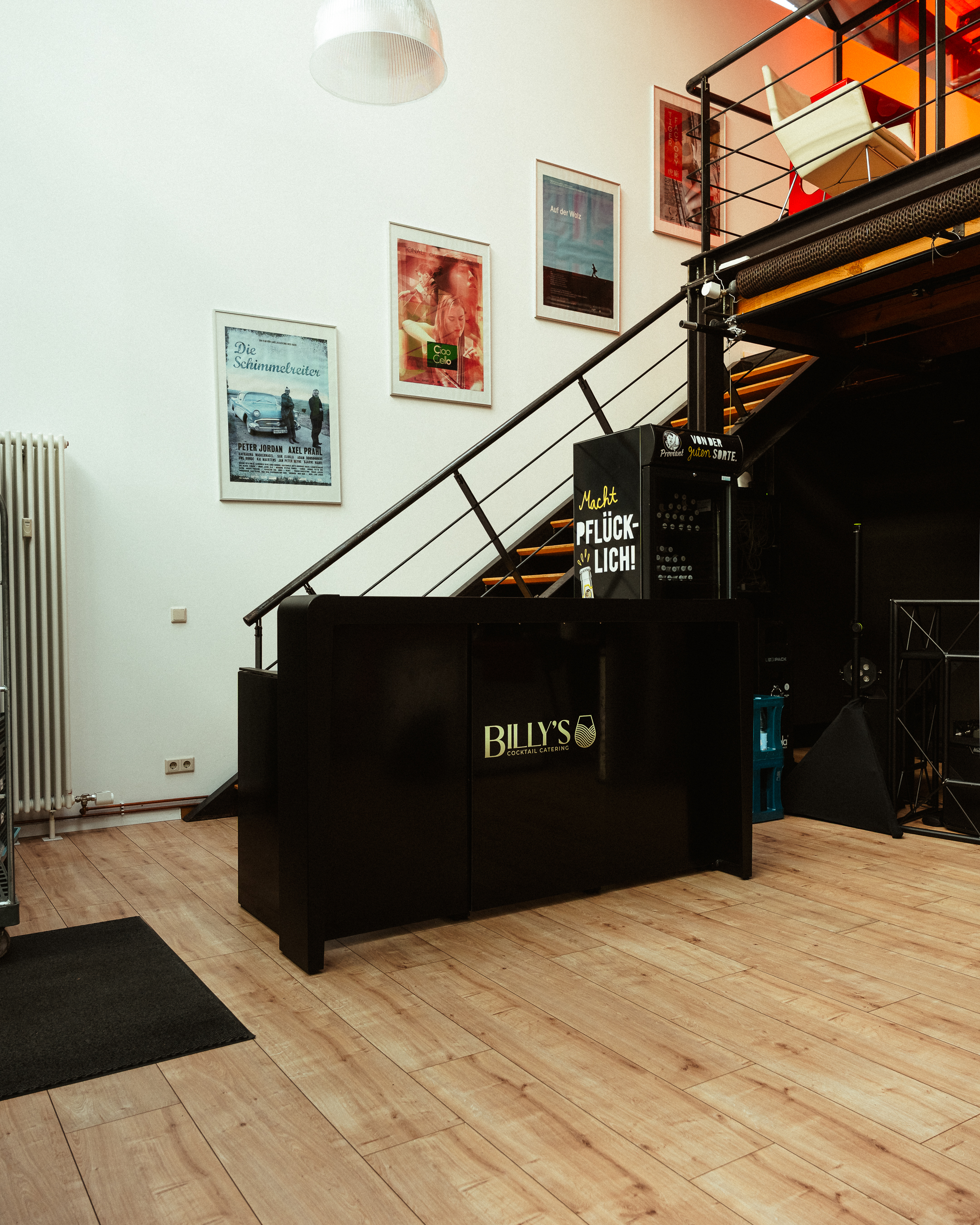 Mobile Bar aufgebaut – Billy's Cocktail Catering Hamburg